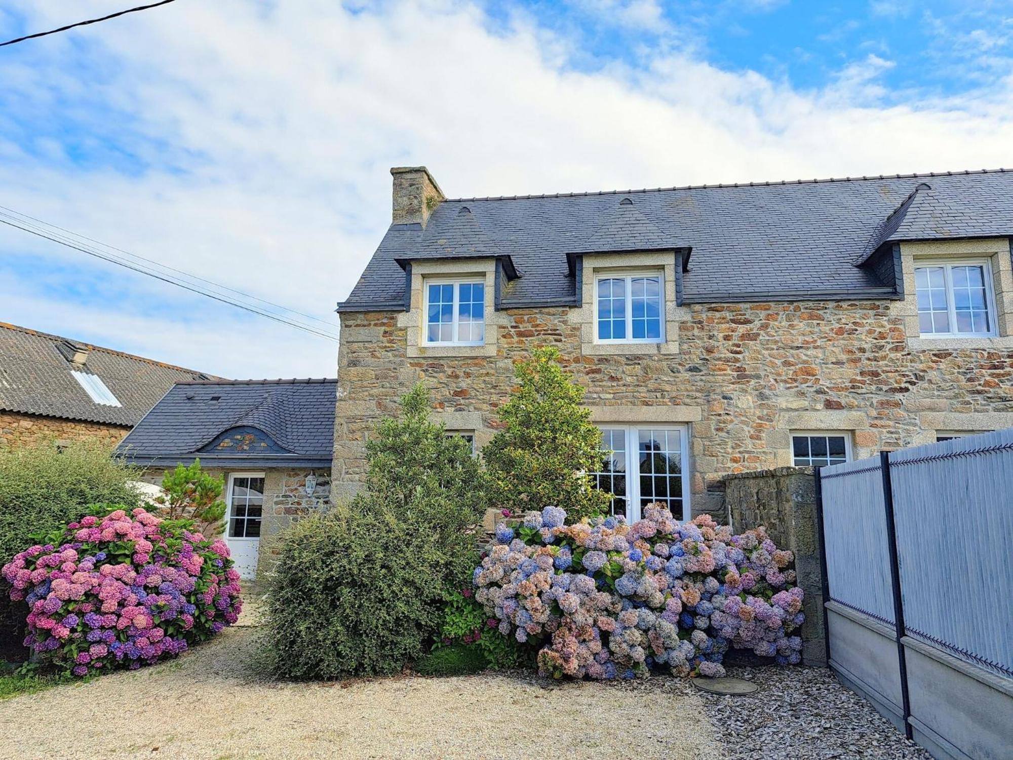Natural Stone House Close To The Sea, Lannilis エクステリア 写真